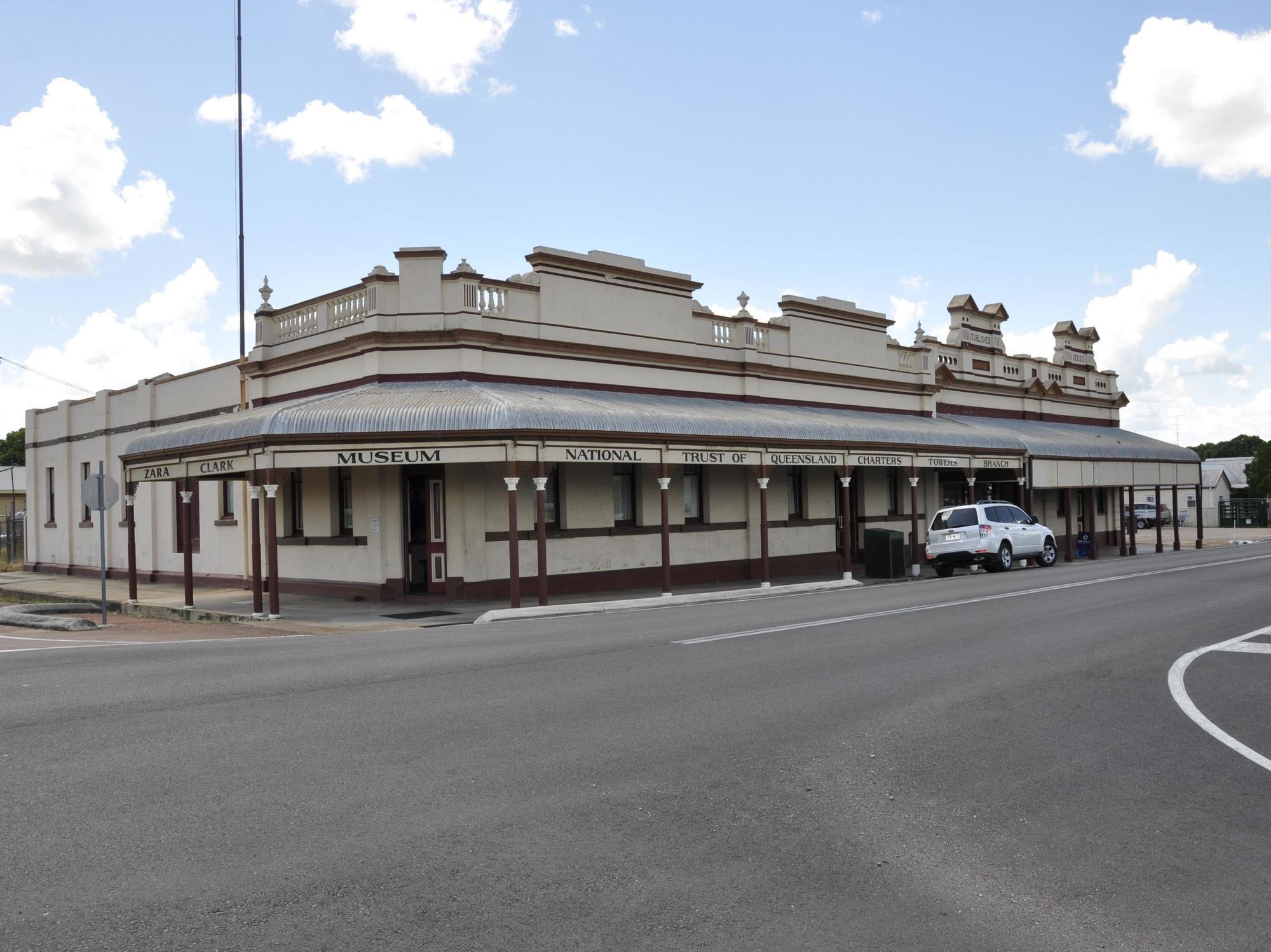 Gold City Motel Charters Towers Exterior photo